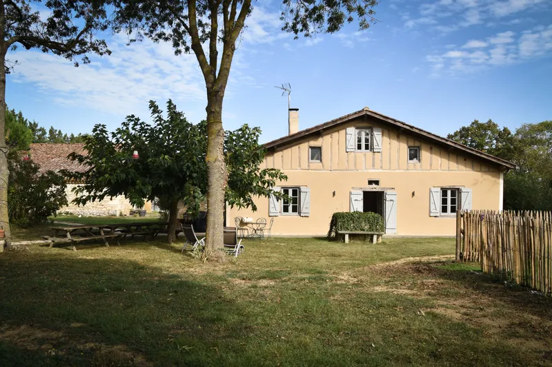 Photo 1 de Gîte d'en Lébé à Touget
