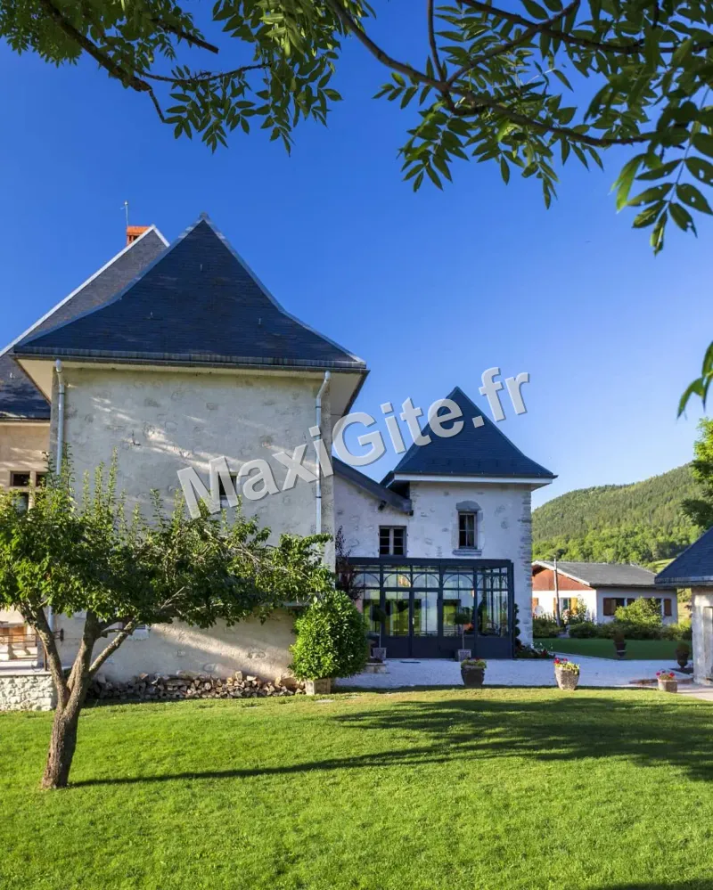 Gîte Château des Girards — gîte de groupe à Lans-en-Vercors