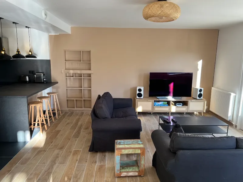 Grand Gîte Beaujolais Bleu - 18 pers. Piscine & Jacuzzi - proche de Lyon – Saint Jean la Bussière
