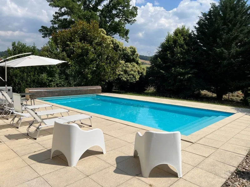 Grand Gîte Beaujolais Bleu - 18 pers. Piscine & Jacuzzi - proche de Lyon – Saint Jean la Bussière