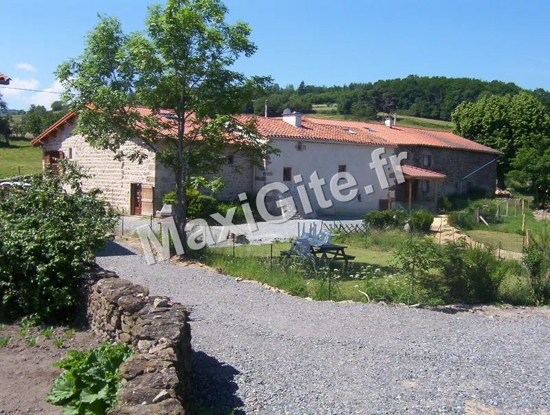 Gîte La Ferme de Grandris — gîte de groupe à Saint-Bonnet-le-Courreau
