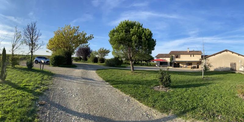 Photo 2 de Gîte du Domaine Berger des Vignes à Pommiers