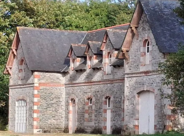 Photo 2 de Le Grand Logis - Manoir de Kerhir à Trédarzec