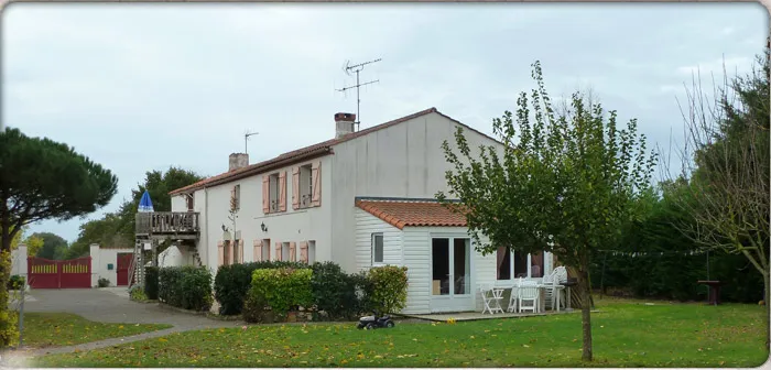Gîte Les Gîtes de la Léonière — gîte de groupe à Saint-Mathurin