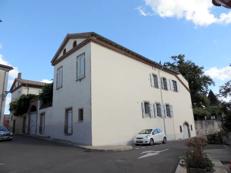 Gîte La Grande Maison Mirabelensis — gîte de groupe à Mirabel