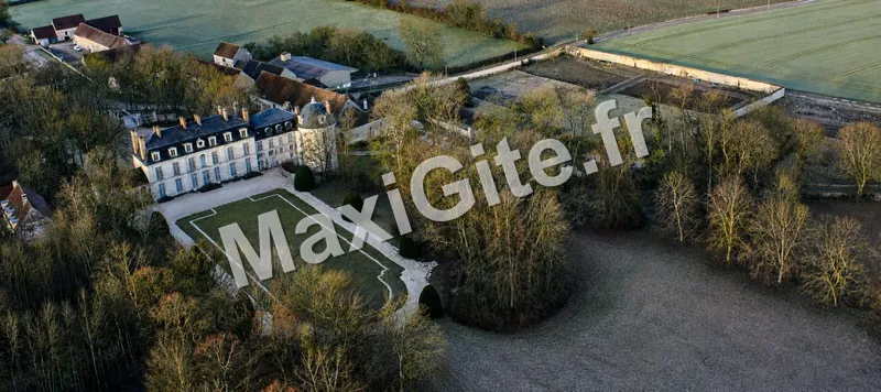 Gîte Château des Barres — gîte de groupe à Sainpuits