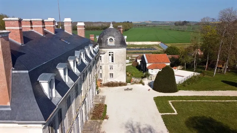 Photo 2 de Château des Barres à Sainpuits
