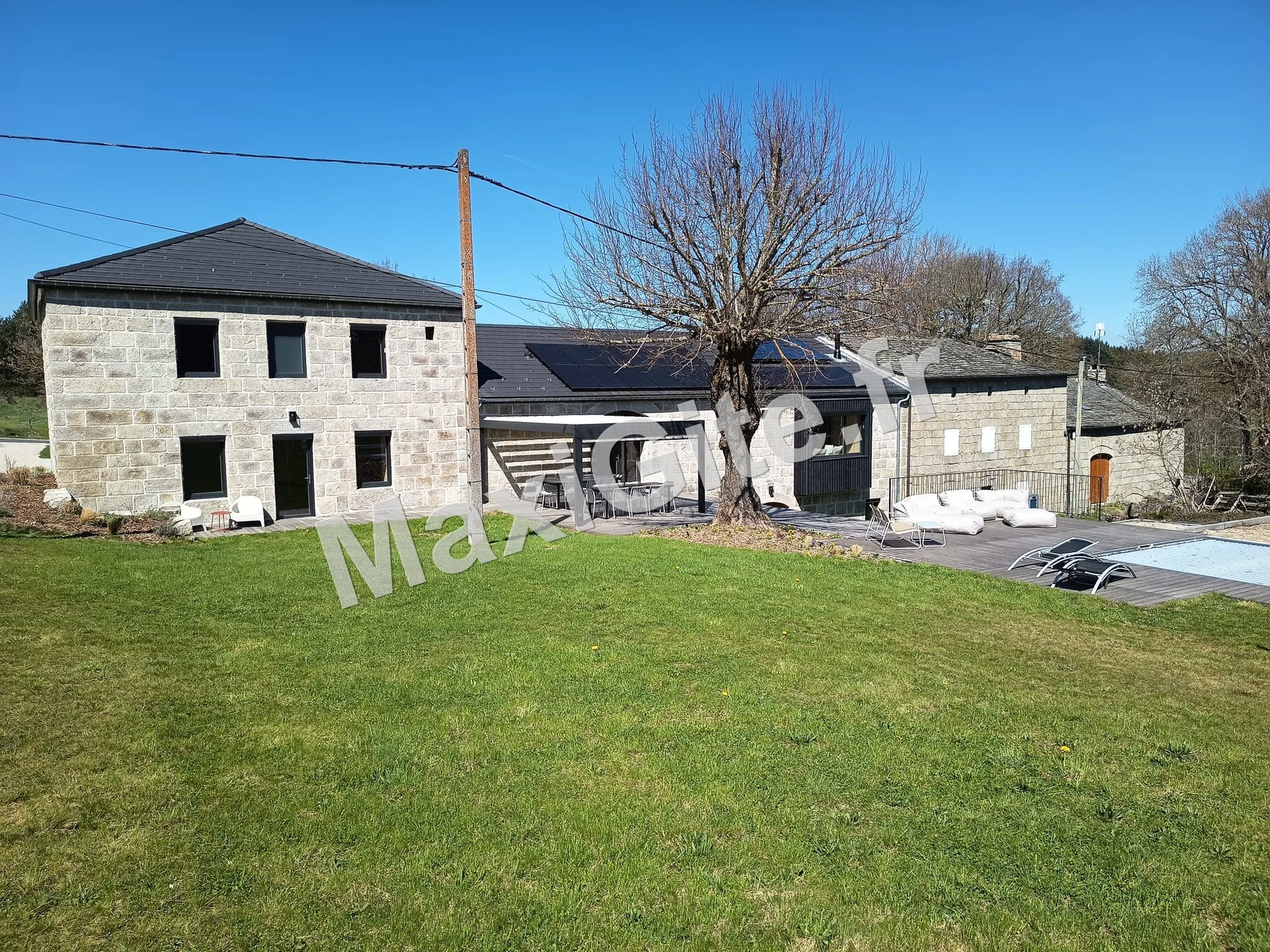 Gîte de groupe Au Kilomètre Zéro à Tence — Photo 1 de Au Kilomètre Zéro à Tence, capacité 15 personnes