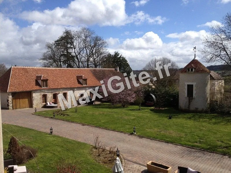 Gîte Domaine de Montboulon — gîte de groupe à Saint-Georges-sur-Baulche