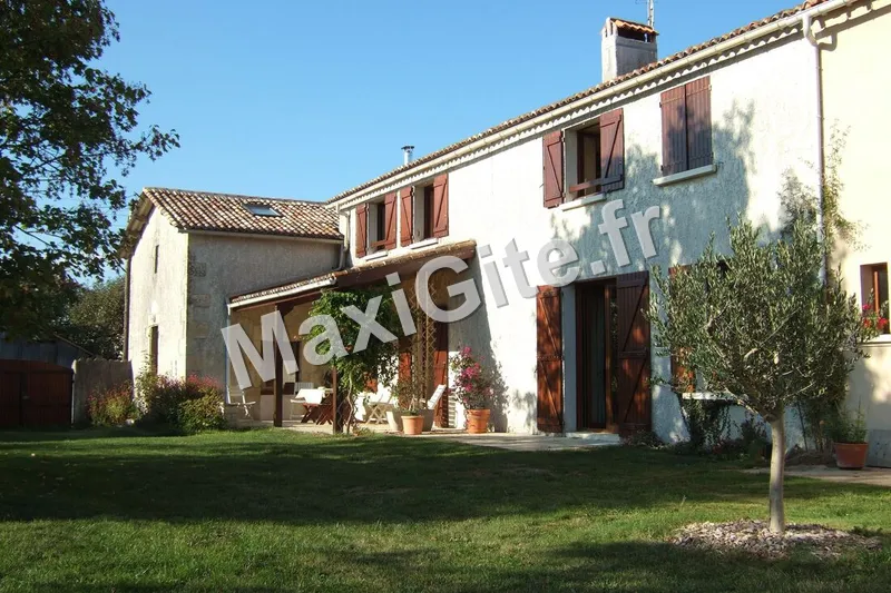 Gîte La Grange Madame — gîte de groupe à Vasles