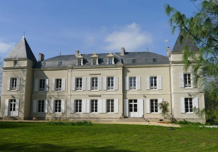 Gîte Domaine de La Girardière — gîte de groupe à Le Tablier