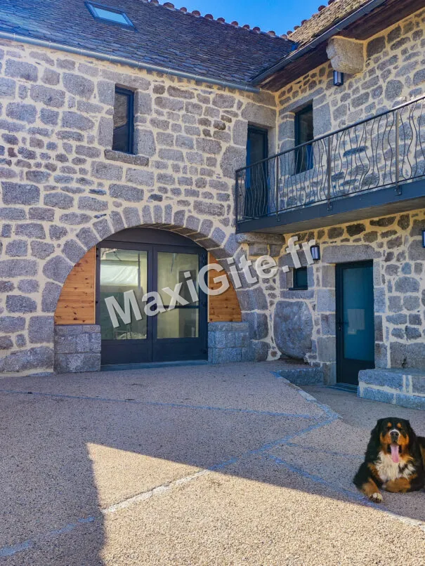 Gîte La Grange du Gibertès — gîte de groupe à Le Buisson