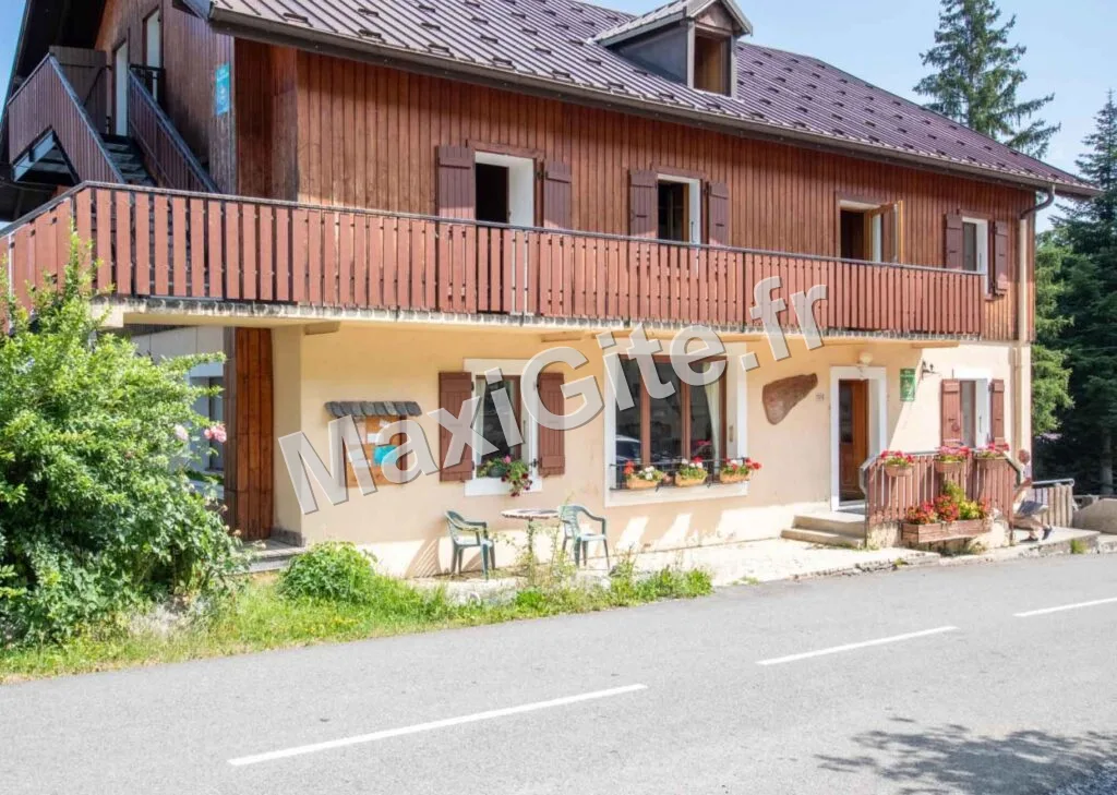 Gîte de groupe L'Odyssée Montagnarde à Thollon-les-Mémises — Photo 1 de L'Odyssée Montagnarde à Thollon-les-Mémises, capacité 36 personnes