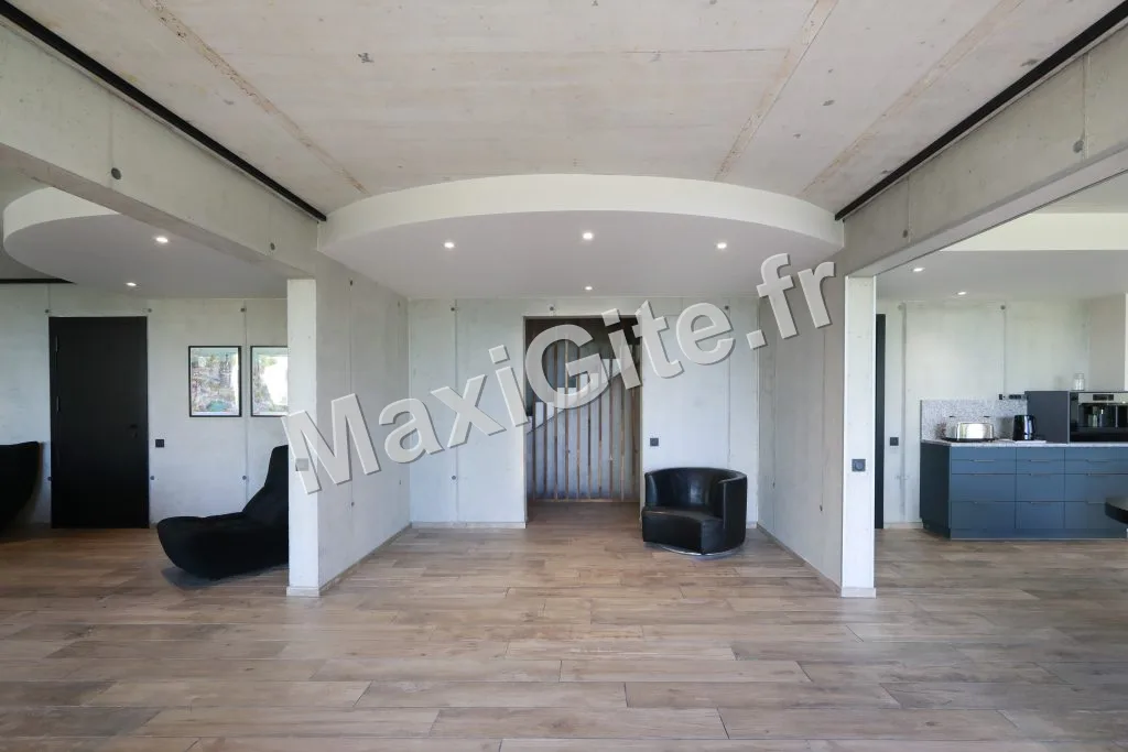 Gîte de groupe Aïtana à Égat — Photo 1 de Aïtana à Égat, capacité 16 personnes