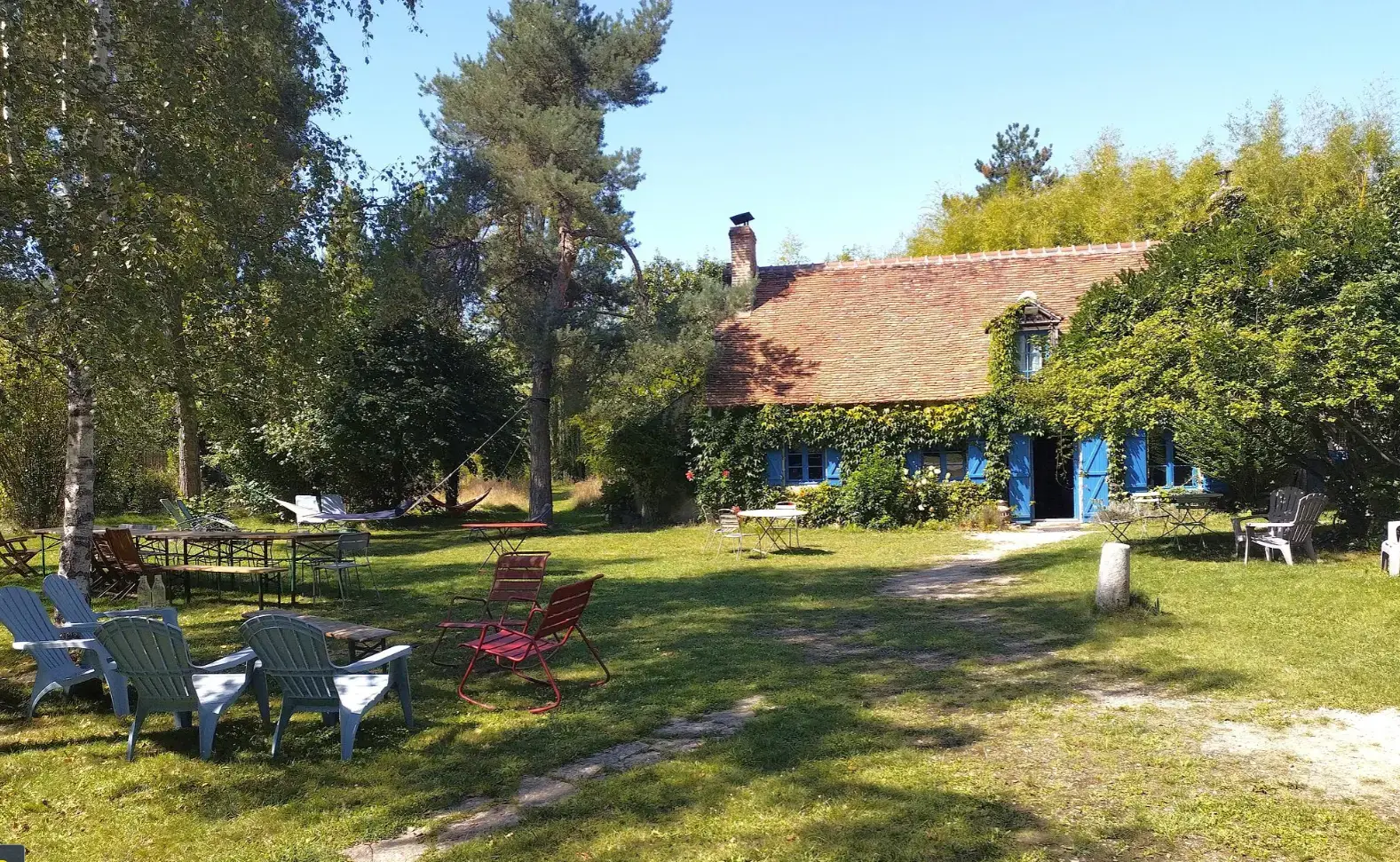Gîte de groupe Domaine des Champs du Bois à Sury-aux-Bois — Domaine des Champs du Bois – Sury-aux-Bois, capacité 22 personnes