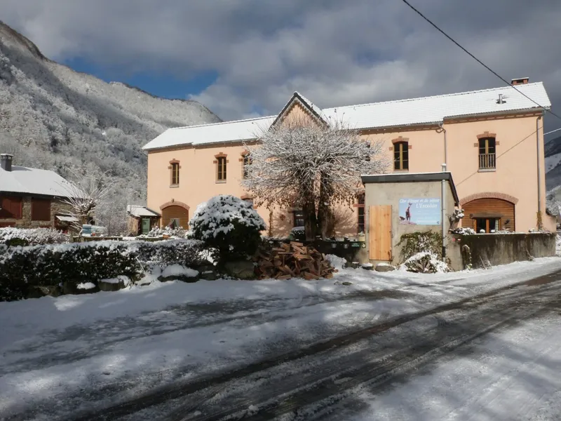 Photo 2 de Gîte de l'Escolan à Ustou
