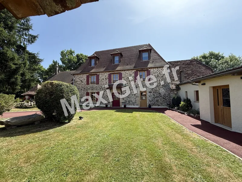 Gîte Le Cantou, presbytère du XVIIIe — gîte de groupe à Saint-Mesmin