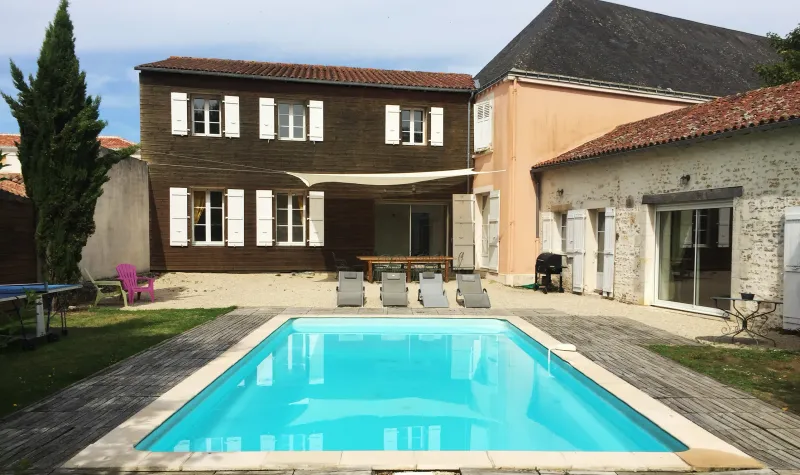 Photo 1 de Gîte de groupe "Villa et Manoir" au Château de Bourneau à Bourneau