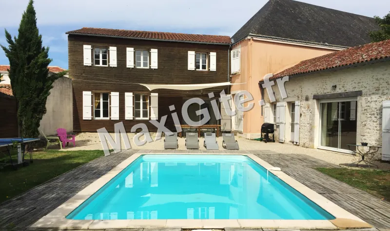 Gîte Gîte de groupe "Villa et Manoir" au Château de Bourneau — gîte de groupe à Bourneau