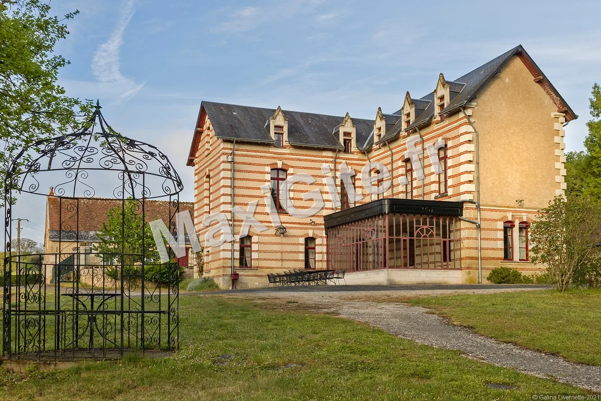 Gîte de groupe La Roseraie de Brou à Noyant-de-Touraine — Photo 4 de La Roseraie de Brou à Noyant-de-Touraine, capacité 15 personnes