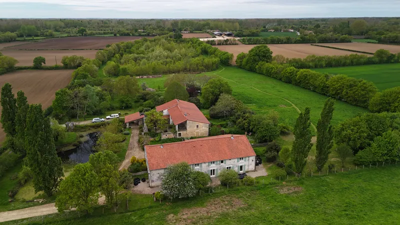 Photo 1 de Le Hameau de Sainte-Mégrine à Coulon