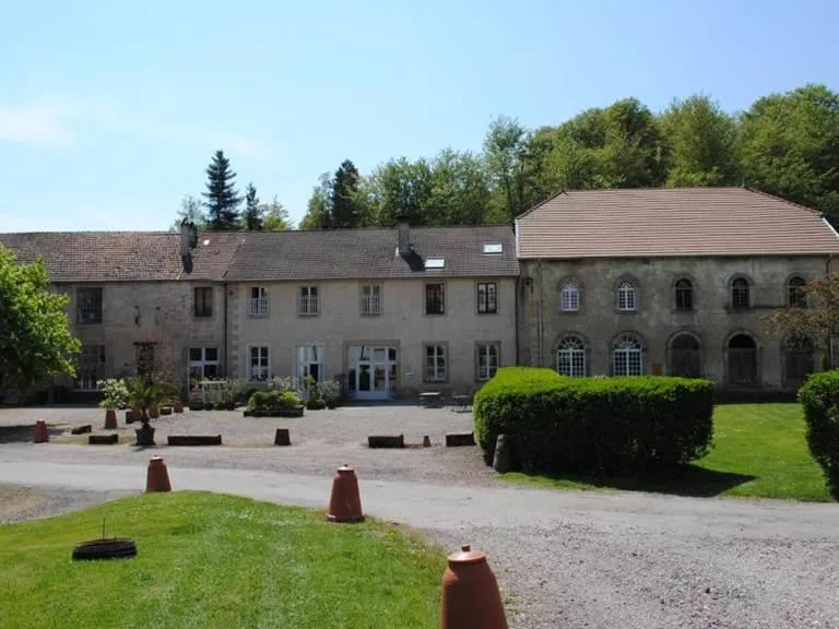 Gîte de groupe Grand gîte- la Manufacture Royale à La Vôge-les-Bains — Photo 1 de Grand gîte- la Manufacture Royale à La Vôge-les-Bains, capacité 15 personnes