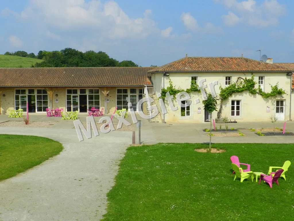 Gîte de groupe Centre d'Hébergement Le Châtelier à Thouars — Photo 1 de Centre d'Hébergement Le Châtelier à Thouars, capacité 100 personnes
