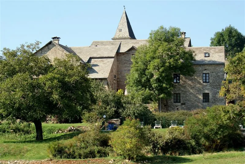 Photo 3 de Les Ecuries De Sauveterre - Le Sauveterre à La Tieule