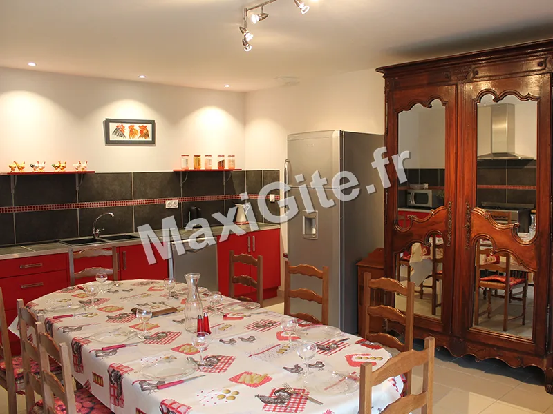 Gîte de groupe Au Pré Charmant à Pouzay — Photo 1 de Au Pré Charmant à Pouzay, capacité 15 personnes
