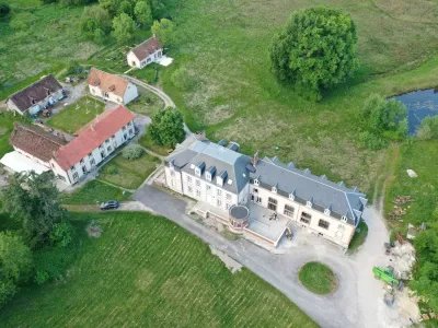 Gîte de groupe Le Glandier à Villeherviers — Photo 1 de Le Glandier à Villeherviers, capacité 50 personnes
