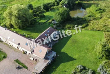 Gîte de groupe La Ferme de Montigny à Neauphe-sur-Dive — Photo 1 de La Ferme de Montigny à Neauphe-sur-Dive, capacité 34 personnes