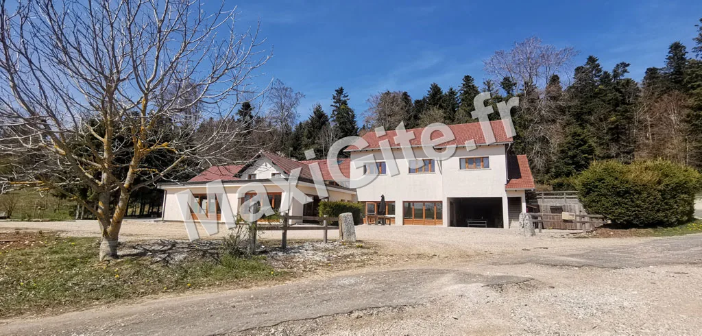 Gîte de groupe Gîte sur la Baume à Belleherbe — Photo 1 de Gîte sur la Baume à Belleherbe, capacité 50 personnes
