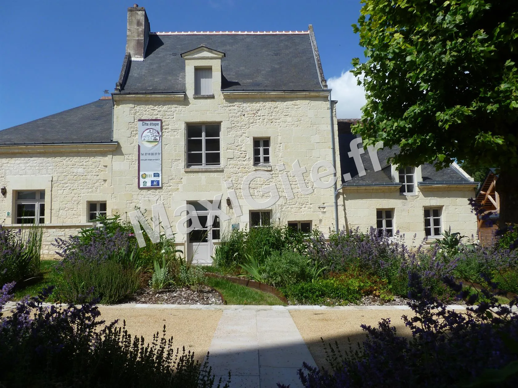 Gîte de groupe Le Pas des Vignes à Savigny-en-Véron — Photo 1 de Le Pas des Vignes à Savigny-en-Véron, capacité 23 personnes