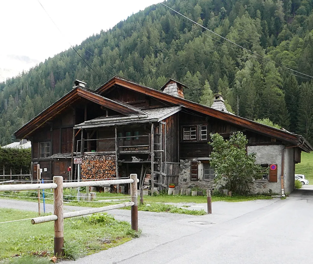 Gîte de groupe Chalet Le Vieux Grassonnet à Argentière — Photo 1 de Chalet Le Vieux Grassonnet à Argentière, capacité 19 personnes