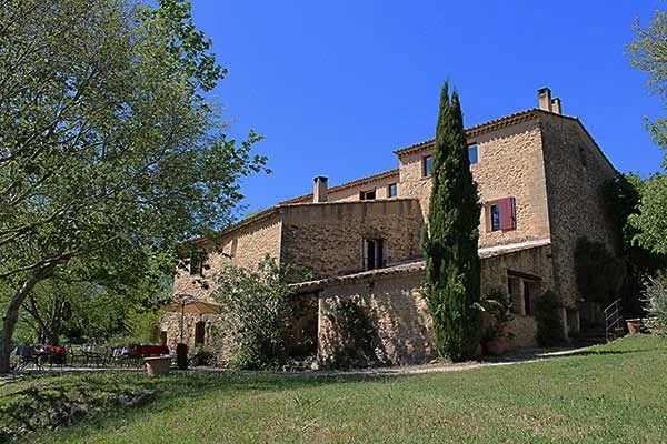 Gîte de groupe Le Catalan à Jouques — Photo 1 de Le Catalan à Jouques, capacité 20 personnes