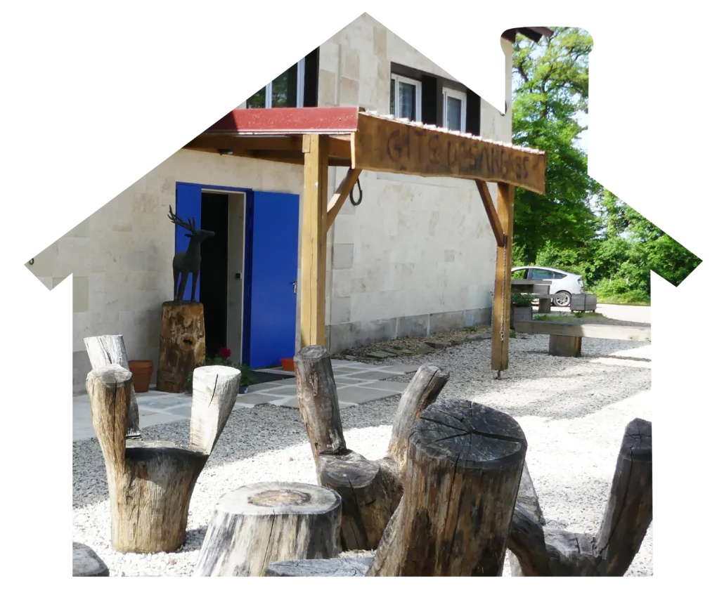 Gîte de groupe Les Étangs de Vaux à La Collancelle — Photo 2 de Les Étangs de Vaux à La Collancelle, capacité 90 personnes