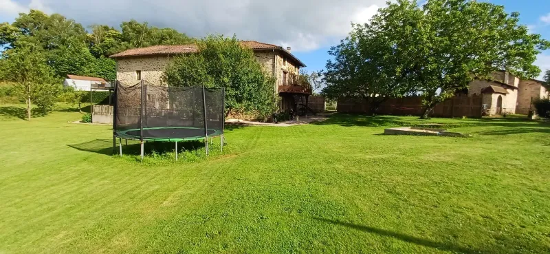 Gîte Les Tillets — gîte de groupe à Montet-et-Bouxal