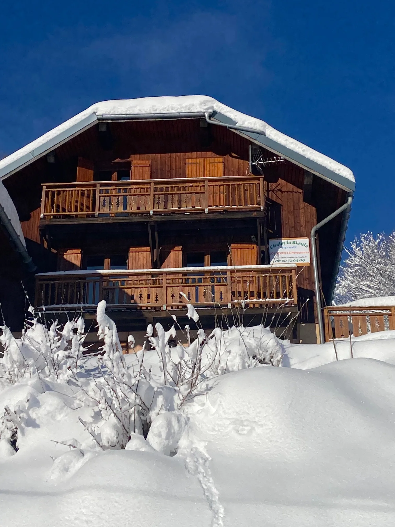 Gîte de groupe Chalet La Rioule à Doucy-Combelouvière — Photo 1 de Chalet La Rioule à Doucy-Combelouvière, capacité 16 personnes