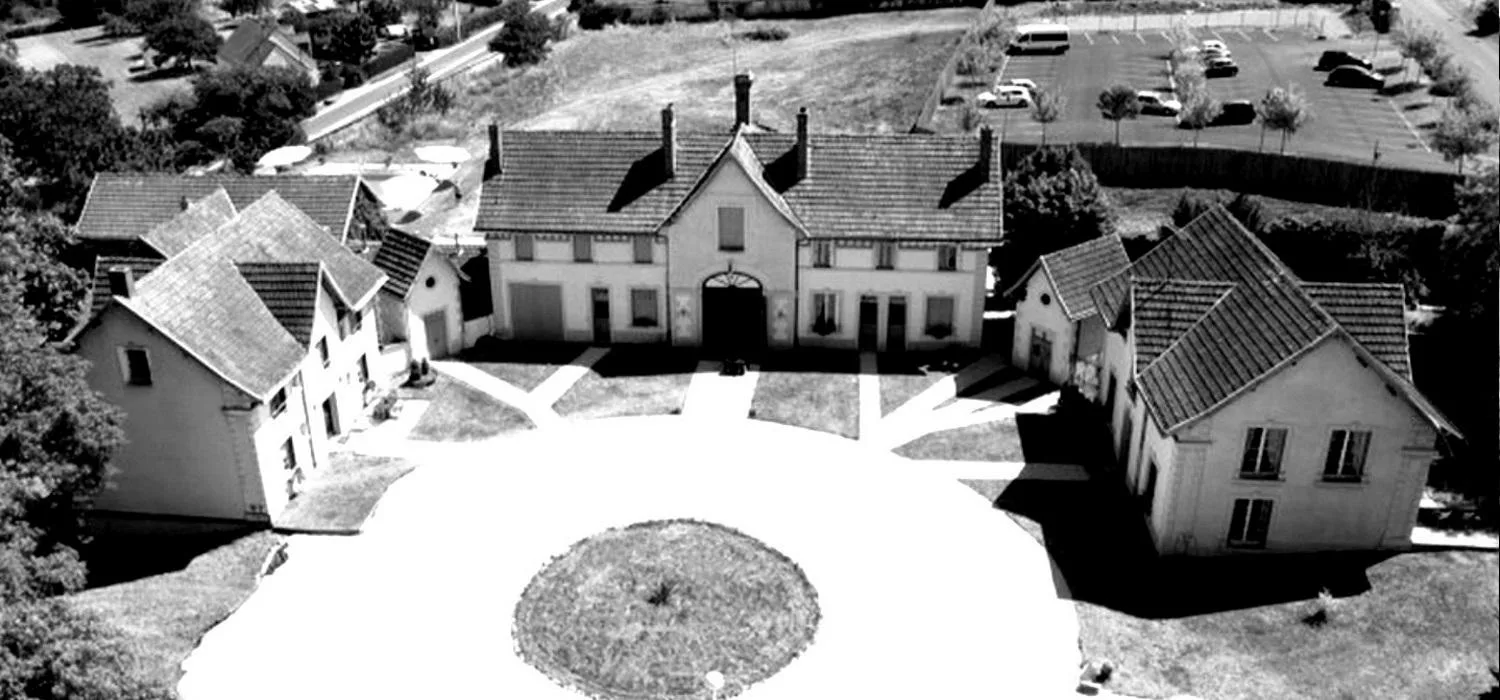 Gîte de groupe Château des Termelles à Abilly — Photo 1 de Château des Termelles à Abilly, capacité 60 personnes