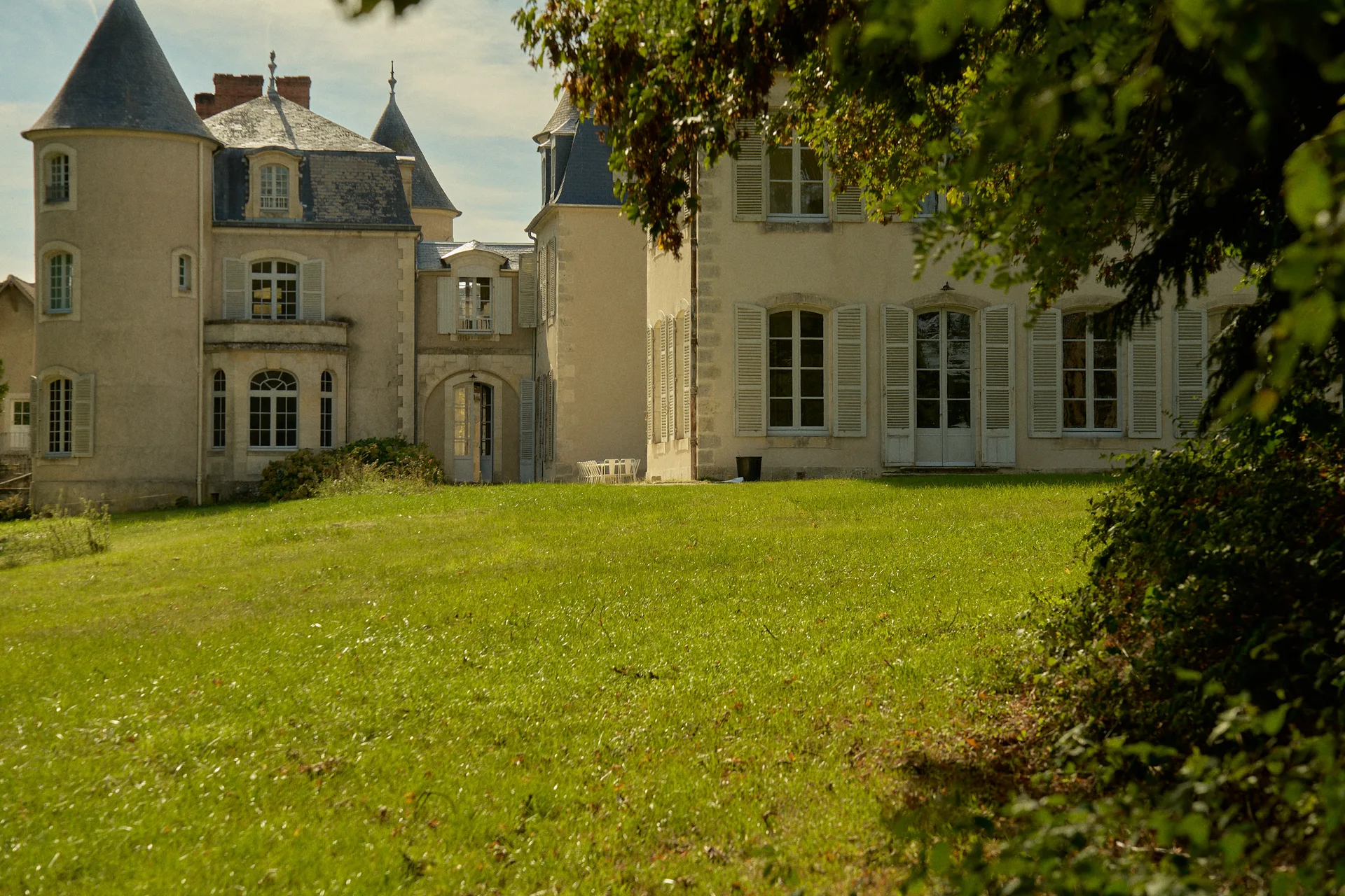 Gîte de groupe Château de Thauvenay à Thauvenay — Photo 1 de Château de Thauvenay à Thauvenay, capacité 47 personnes