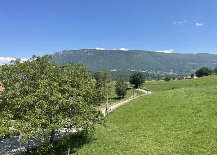 Photo 1 de A l'ombre du noyer à Traize