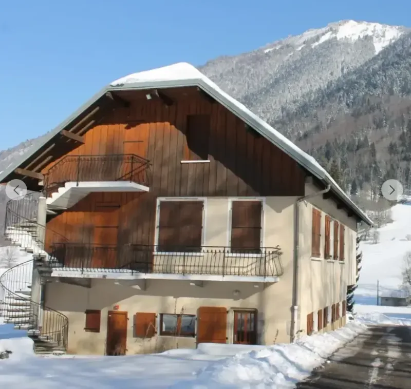 Gîte Chalet Sainte Humbeline — gîte de groupe à Plancherine