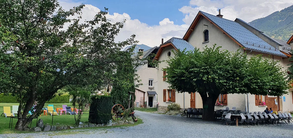 Gîte de groupe La Marmotte de la Meije à Bourg-d'Oisans — Photo 1 de La Marmotte de la Meije à Bourg-d'Oisans, capacité 50 personnes