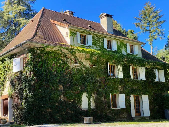 Gîte de groupe Maison Mariotte à Saint-Siméon-de-Bressieux — Photo 1 de Maison Mariotte à Saint-Siméon-de-Bressieux, capacité 15 personnes