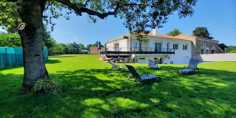 Gîte Domaine du Lac de Moulin Papon — gîte de groupe à La Roche-sur-Yon