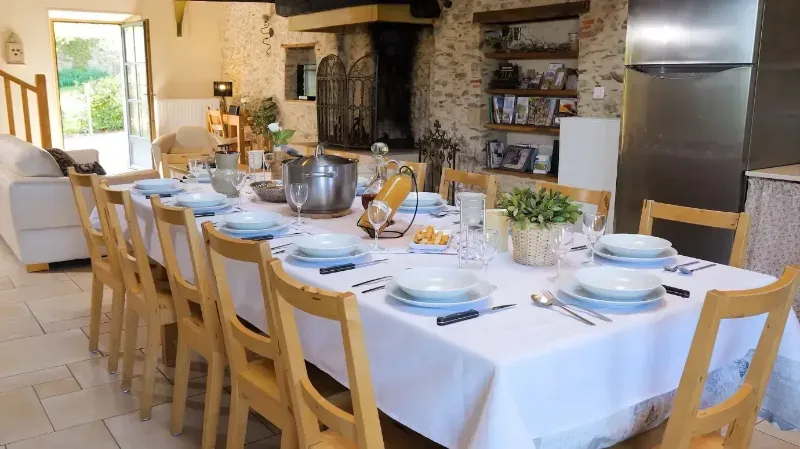 Gîte Alexandrin La Bréjolière – Saint-Maurice-des-Noues - Salle à manger