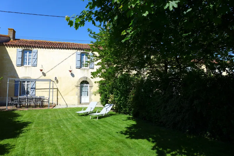 Gîte La Frapperie — gîte de groupe à Beaurepaire