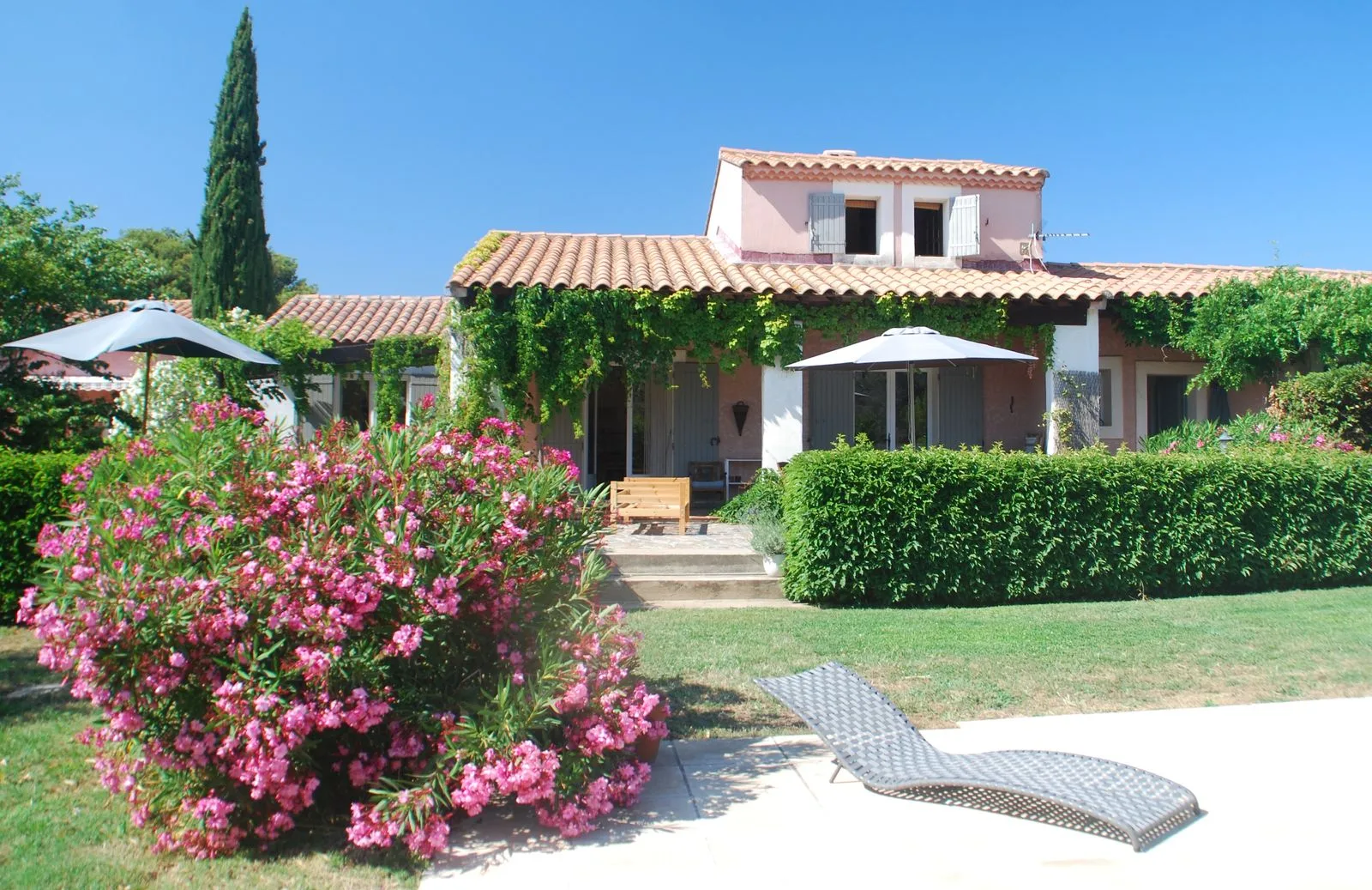 Gîte de groupe Mas du Coussoul à Mouriès — Mas du Coussoul – Mouriès, capacité 26 personnes