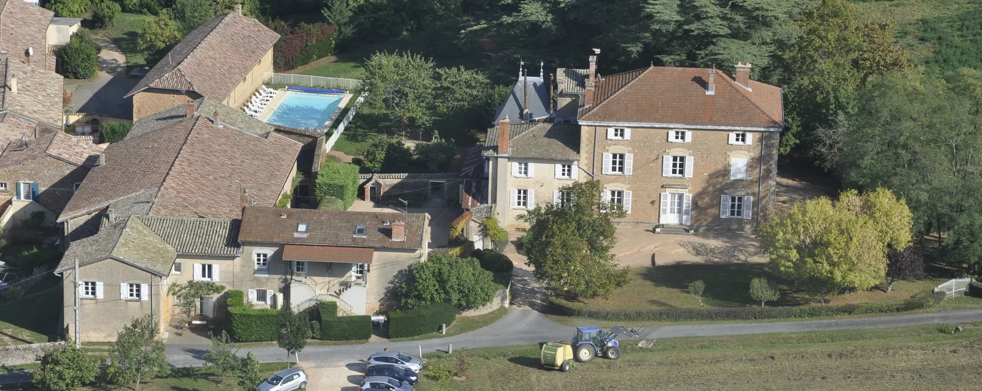 Gîte de groupe Château du Jonchy à Saint-Julien — Photo 1 de Château du Jonchy à Saint-Julien, capacité 45 personnes