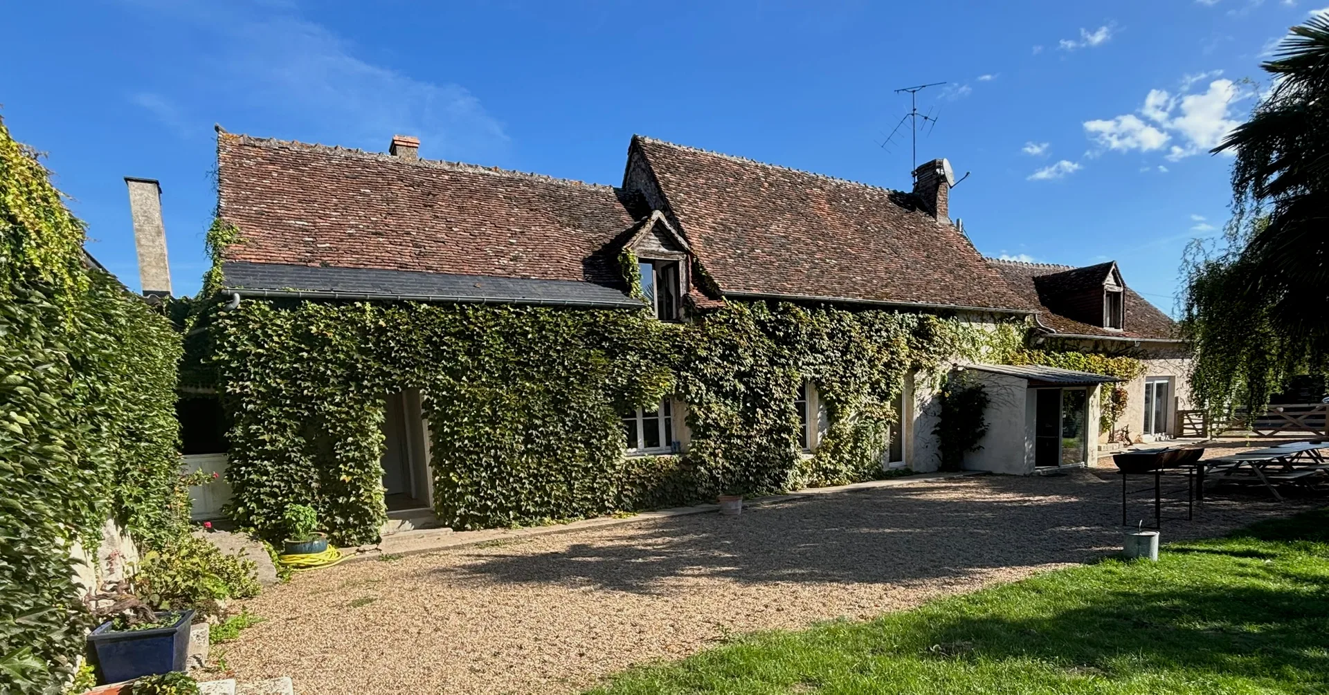 Gîte de groupe Le Carrousel de la Perchais à Montreuil-en-Touraine — Photo 1 de Le Carrousel de la Perchais à Montreuil-en-Touraine, capacité 32 personnes